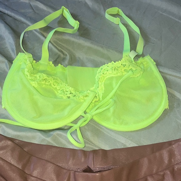 Other - Skims bra in highlighter (32E) 32DD only